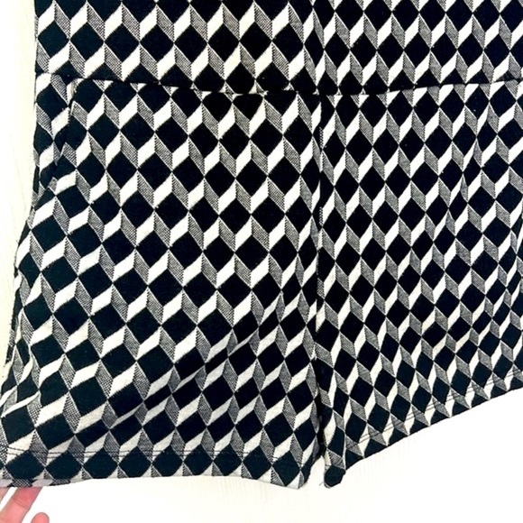 Zara - Trafaluc Black & White Geometric Short Sleeve Romper Jumper Short Size SM - Picture 10 of 12